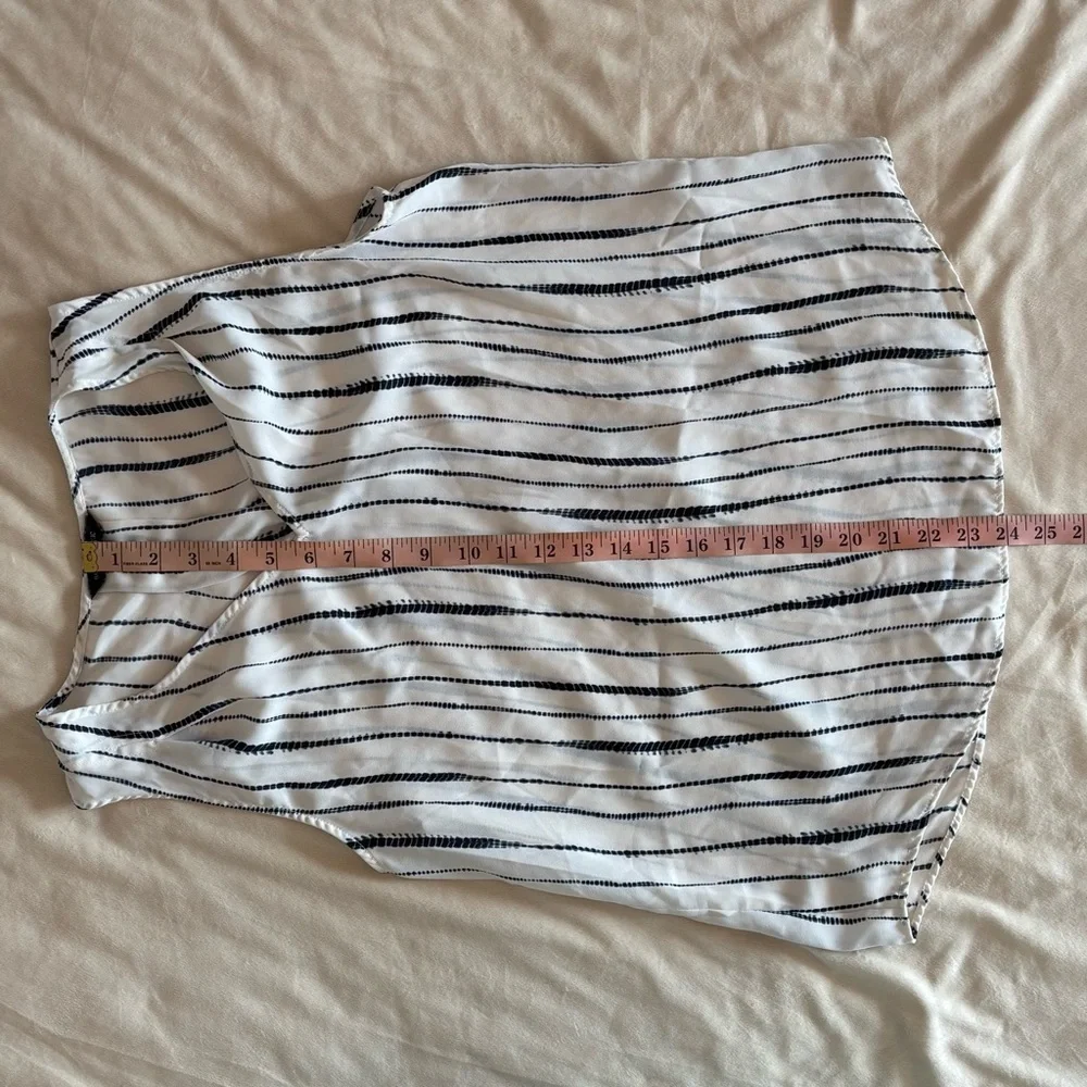 Banana Republic Navy and White Striped Tank Top Size M - Picture 4 of 7